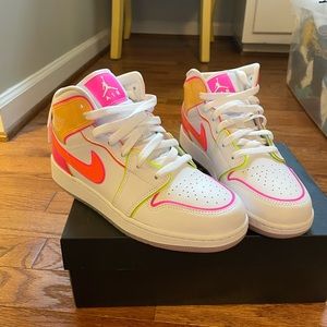 air Jordan 1 mid GS “edge glow”